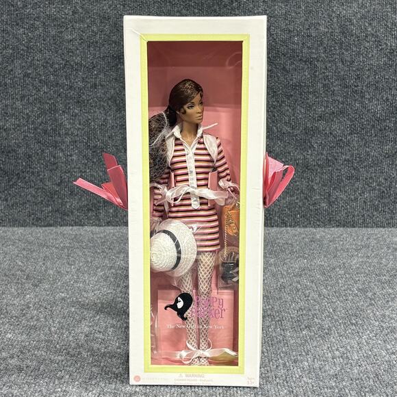 Poppy Parker The New Girl In New York Integrity Toys Doll NRFB Gift Box 12 Inch‎ - Picture 2 of 9